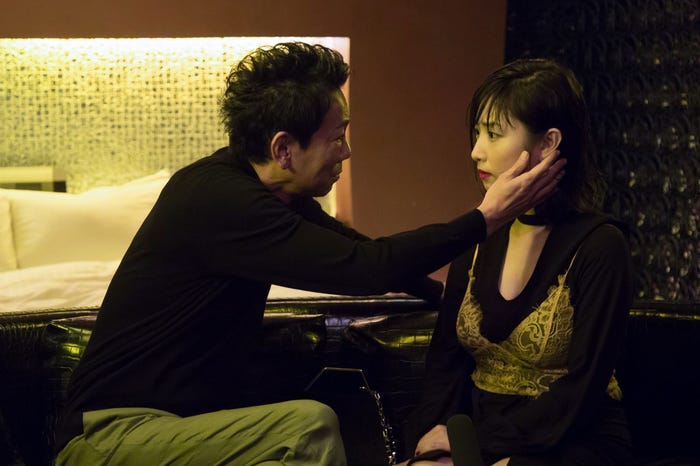 ほろ酔いの板野友美がキス 音がリアル 我慢できない Sexyシーンに反響 フリンジマン第10話 モデルプレス ほろ酔いの板野友美がキス 音がリアル 我慢できない Sexyシーンに反響 フリンジマン第10話 モデルプレス