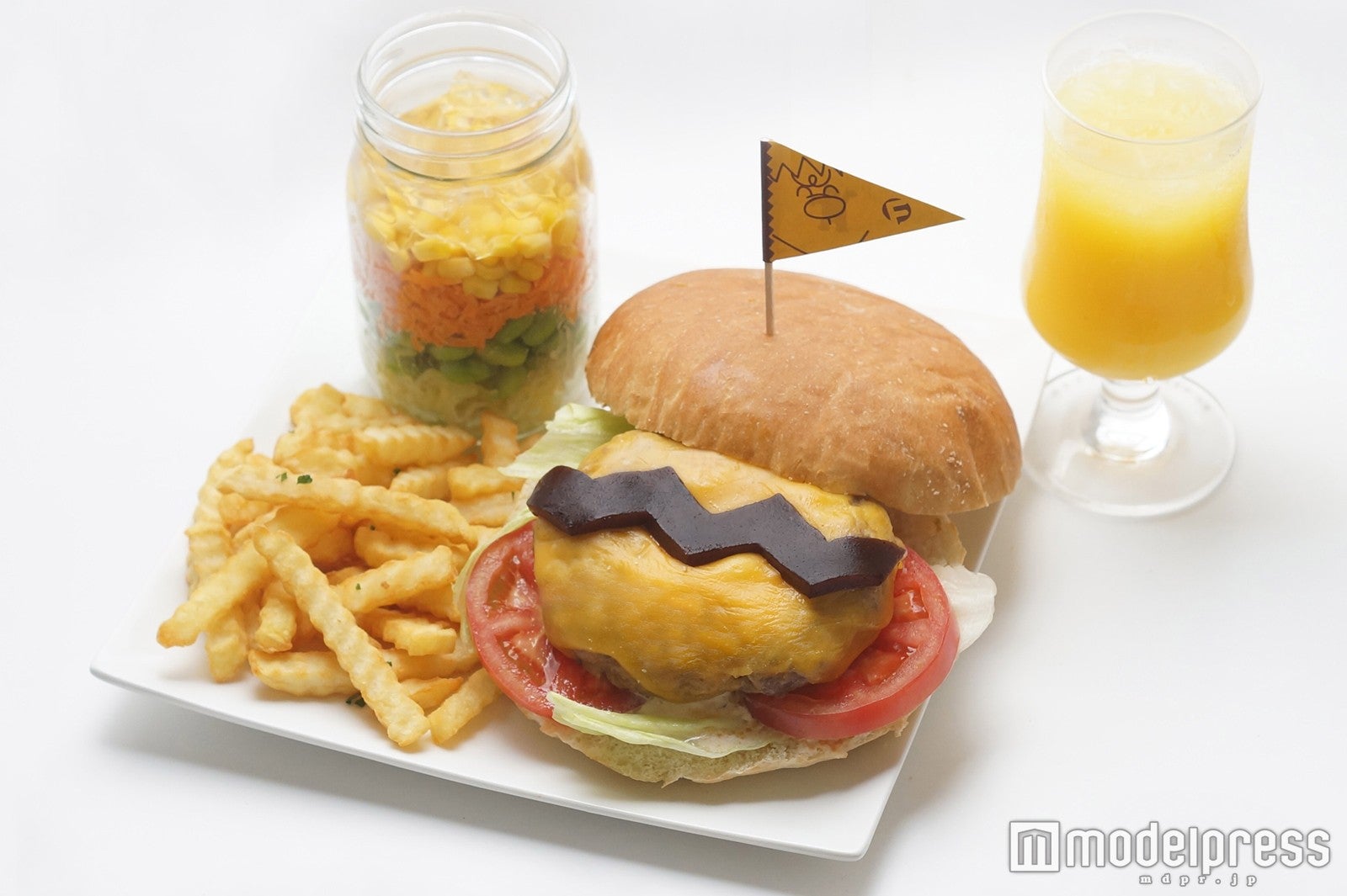 ジャイアントバーガー1,850円（C）Fujiko-Pro