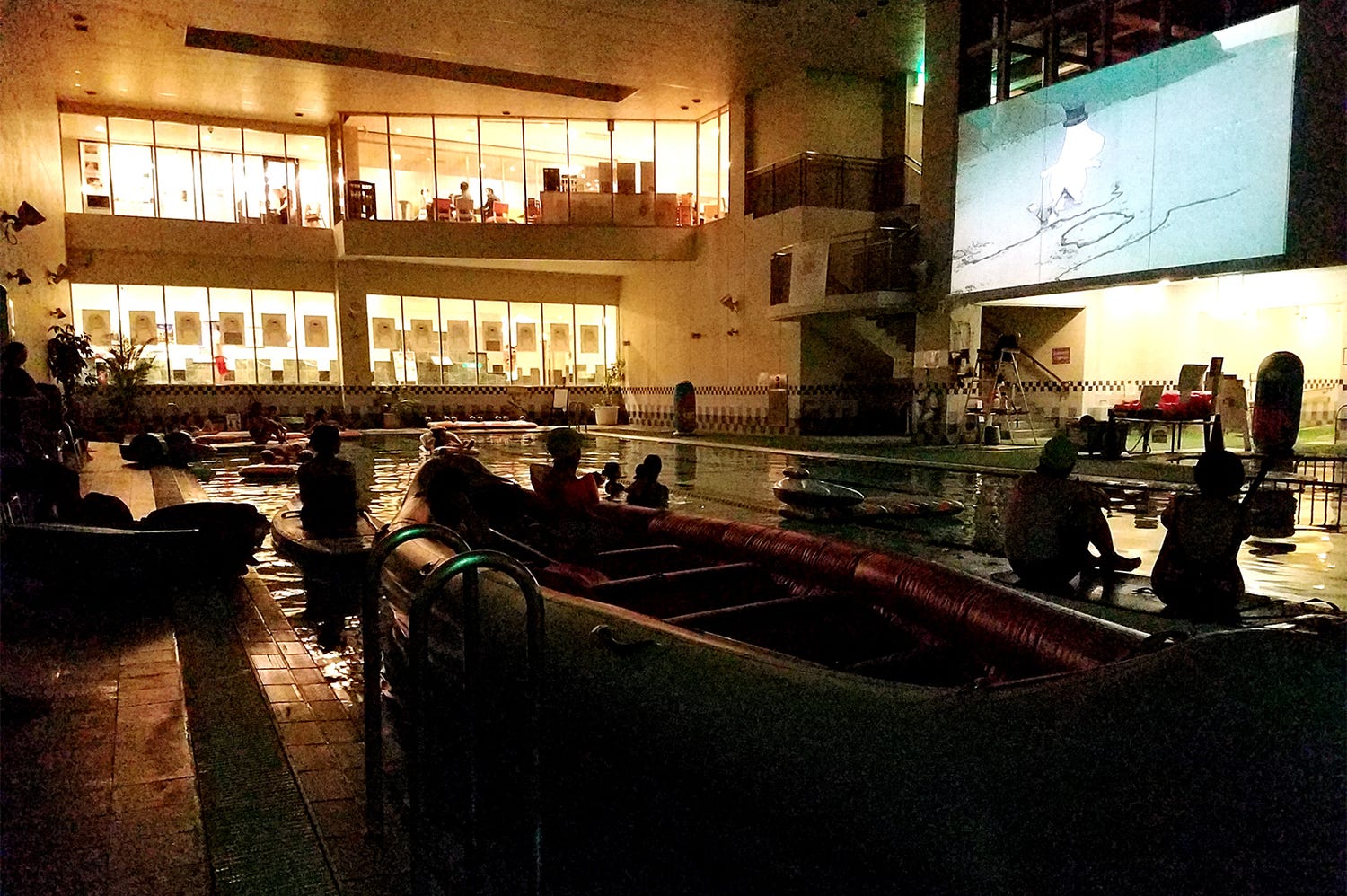 温泉に浸かり映画観賞「那須温泉映画祭2018」 「SING」「ゼロ・グラビティ」など上映