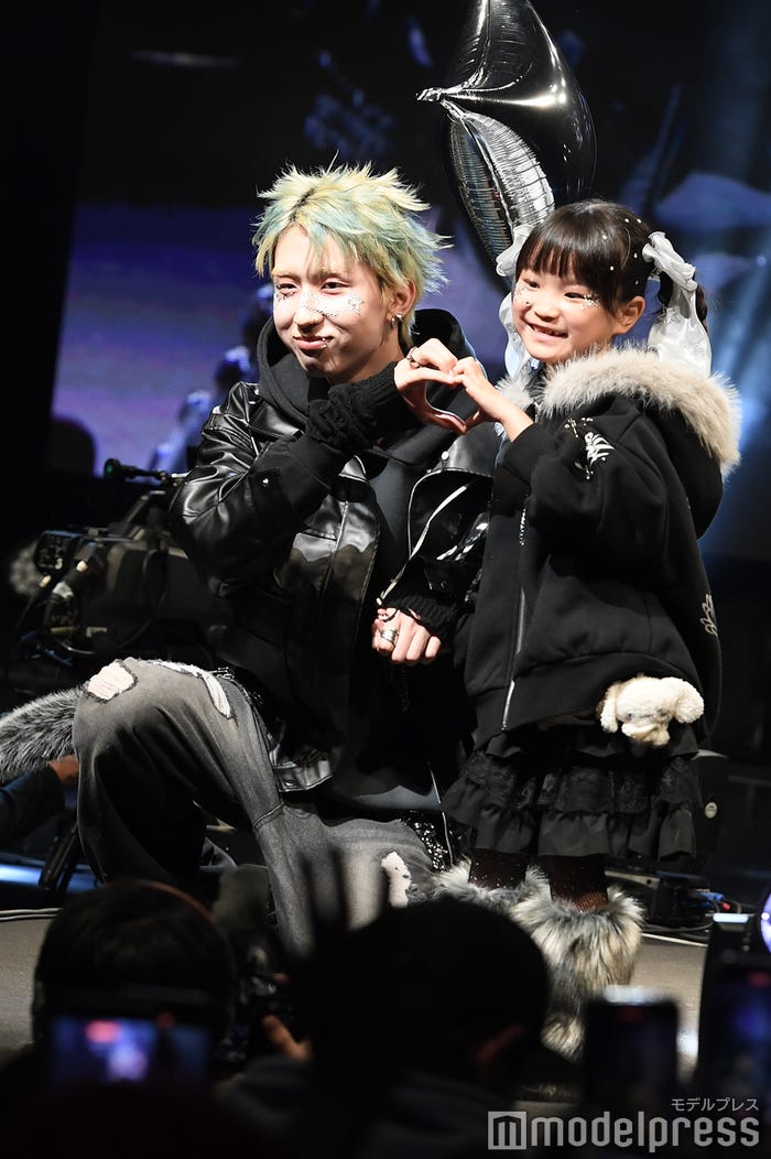 MON7A&村方乃々佳(C)モデルプレス