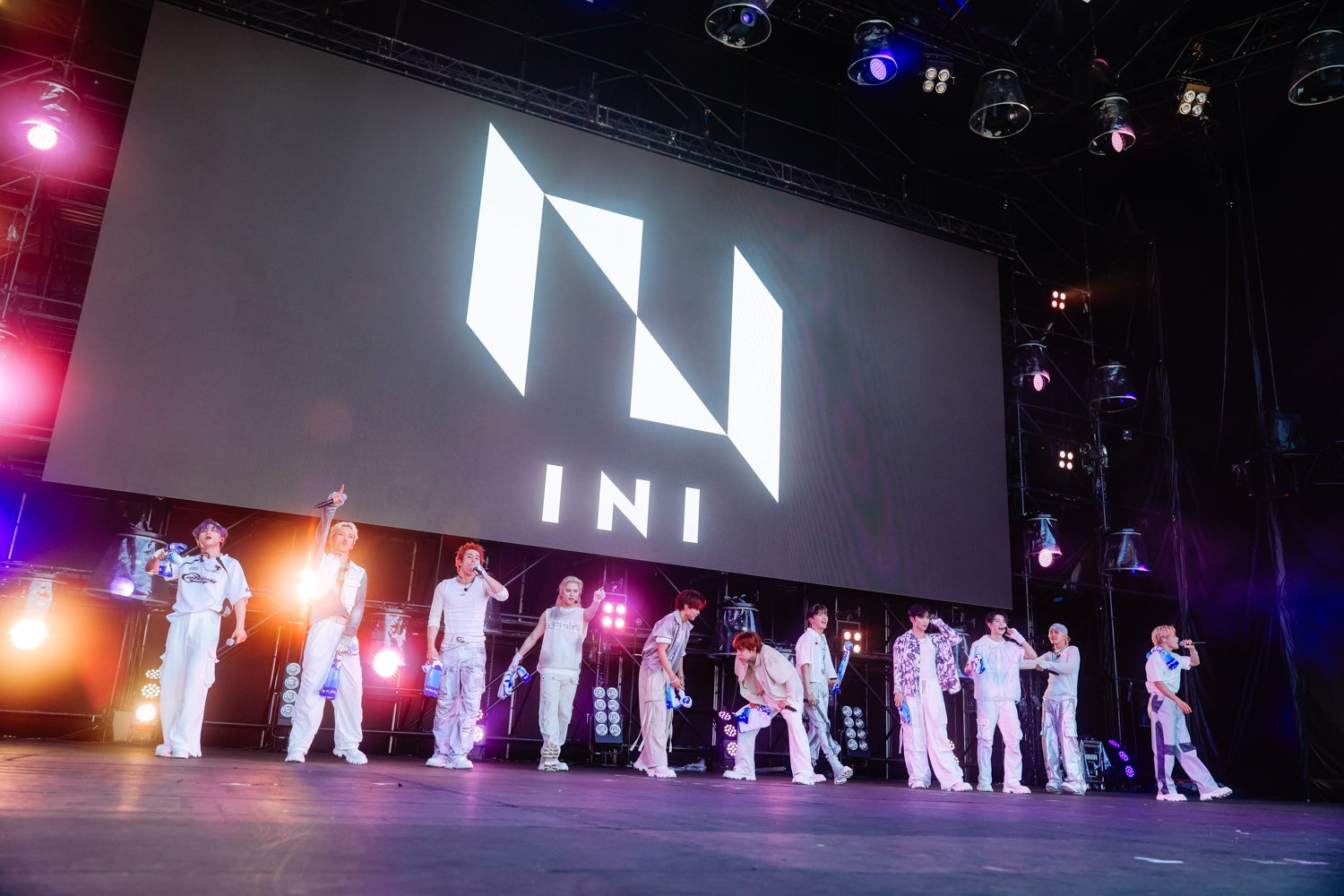 INI（C）LAPONE Entertainment