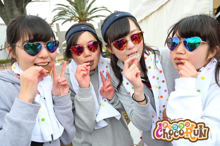 泡まみれで弾ける バブルラン がパワーアップ 夏のおもしろランイベント フェスが目白押し モデルプレス 泡まみれで弾ける バブルラン がパワーアップ 夏のおもしろランイベント フェスが目白押し モデルプレス