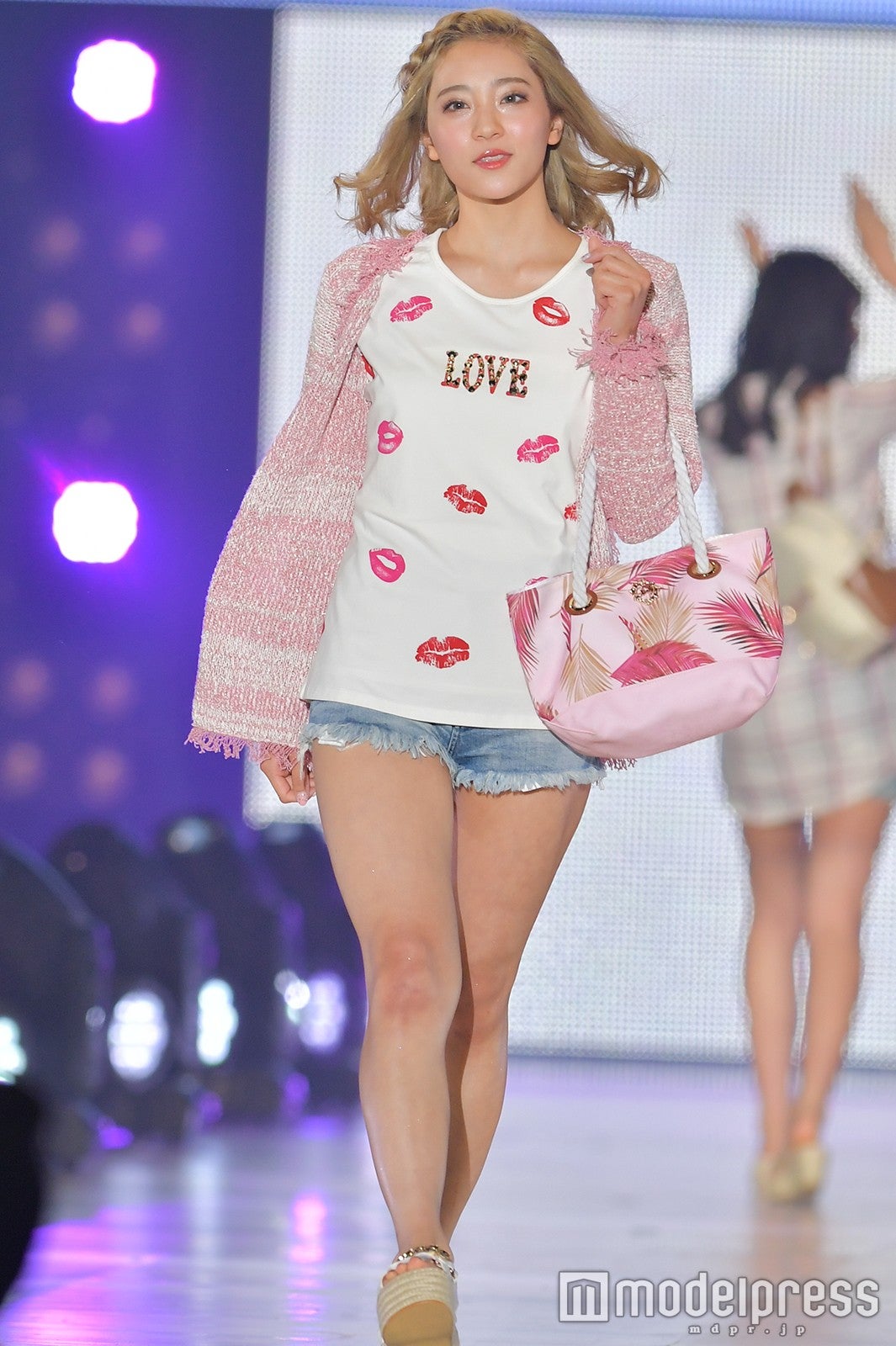 （C）モデルプレス