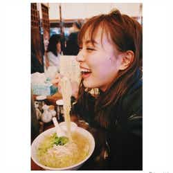 モデルプレス - 内田理央“デート風”ショットにファン歓喜「最高の笑顔」「可愛い」絶賛の声続出