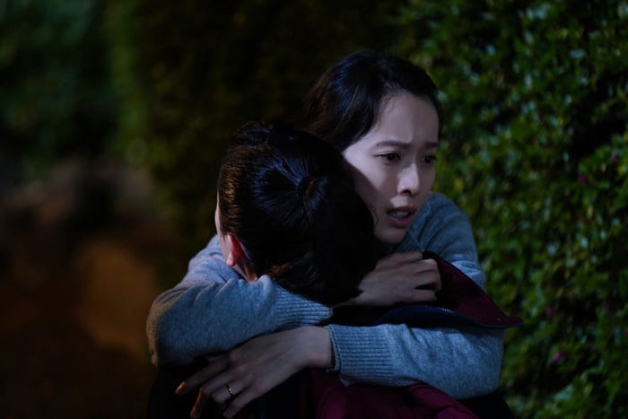 戸田恵梨香、永野芽郁(C)2022映画「母性」製作委員会