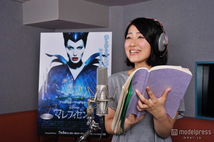 アフレコに挑む福田彩乃