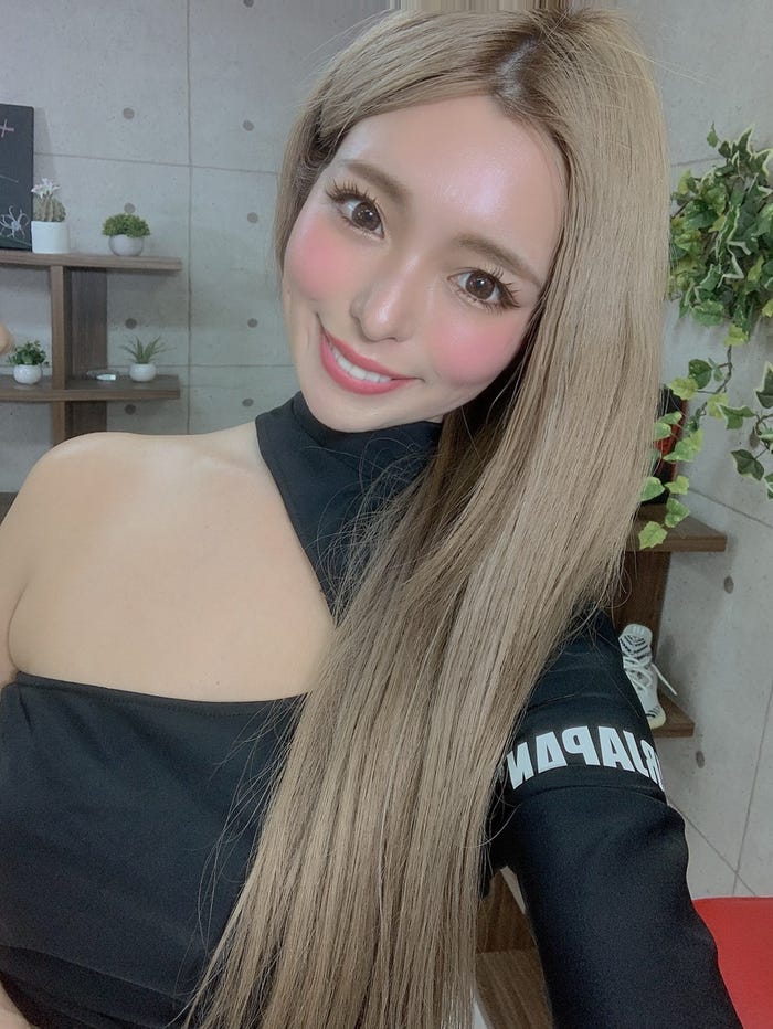 HITOMI(提供写真)