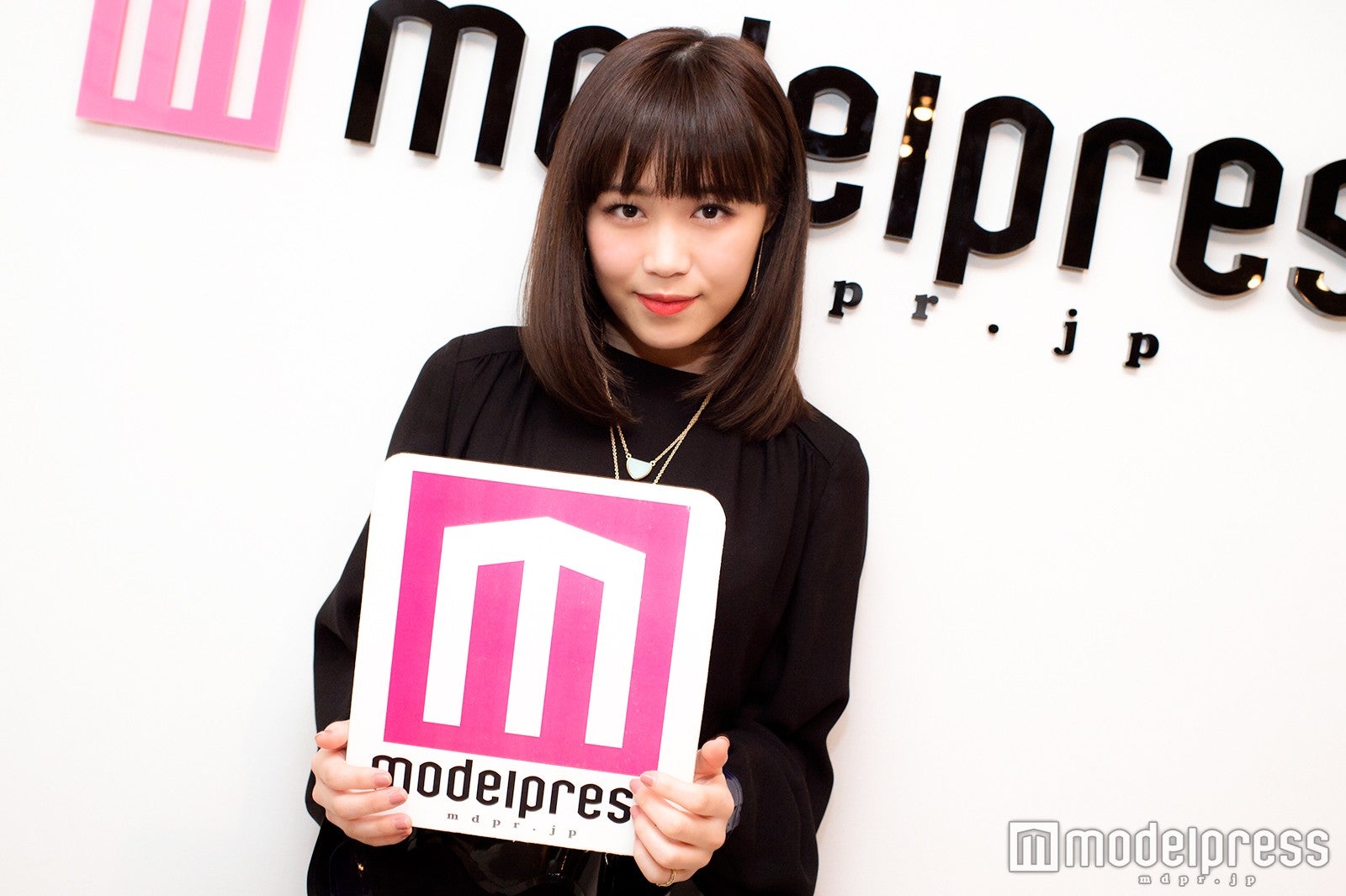 鷲尾伶菜（C）モデルプレス