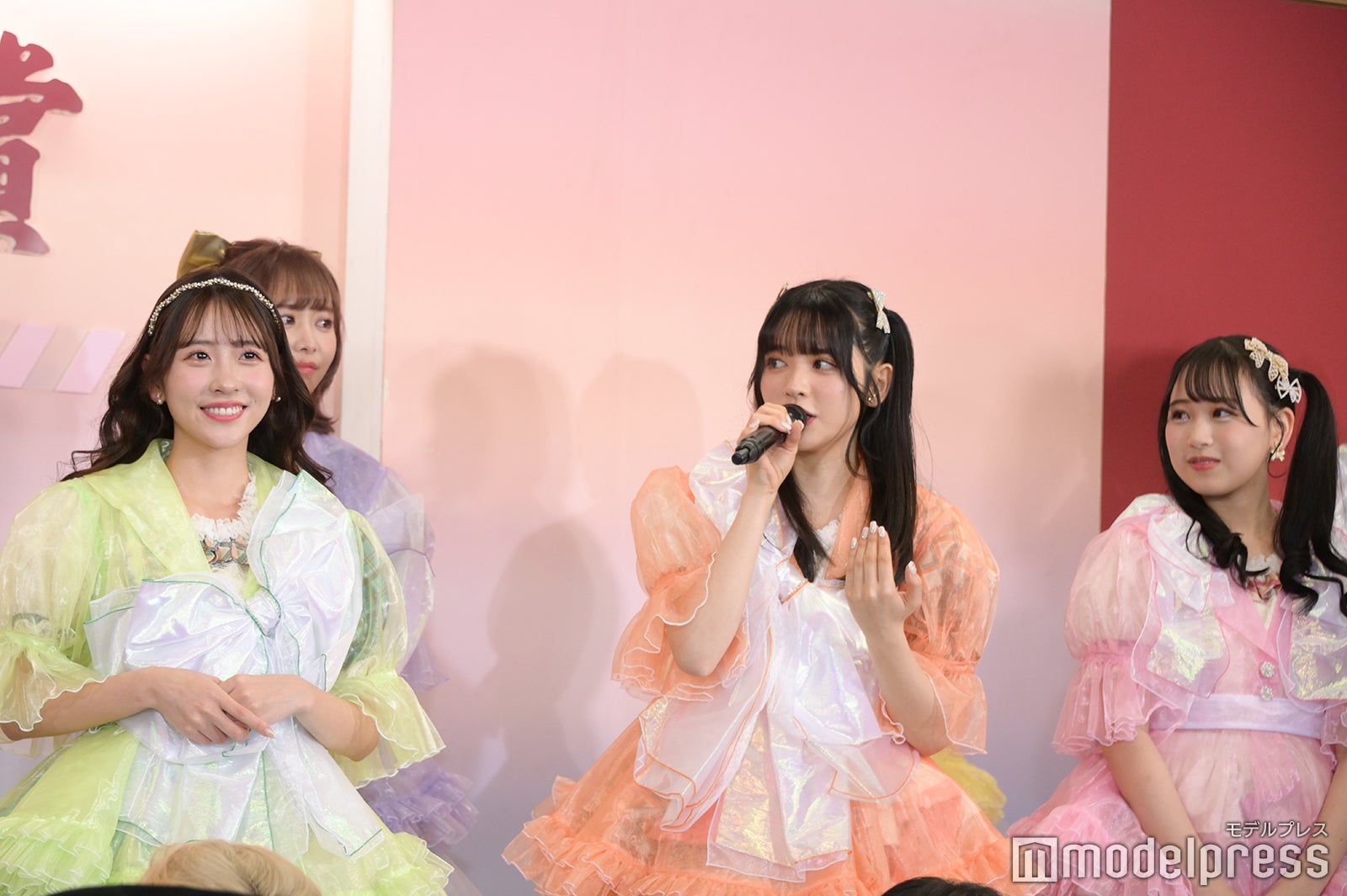 櫻井優衣、鎮西寿々歌、松本かれん／FRUITS ZIPPER（C）モデルプレス