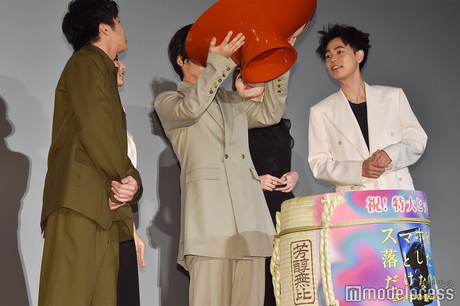 千葉雄大を見守る （C）モデルプレス