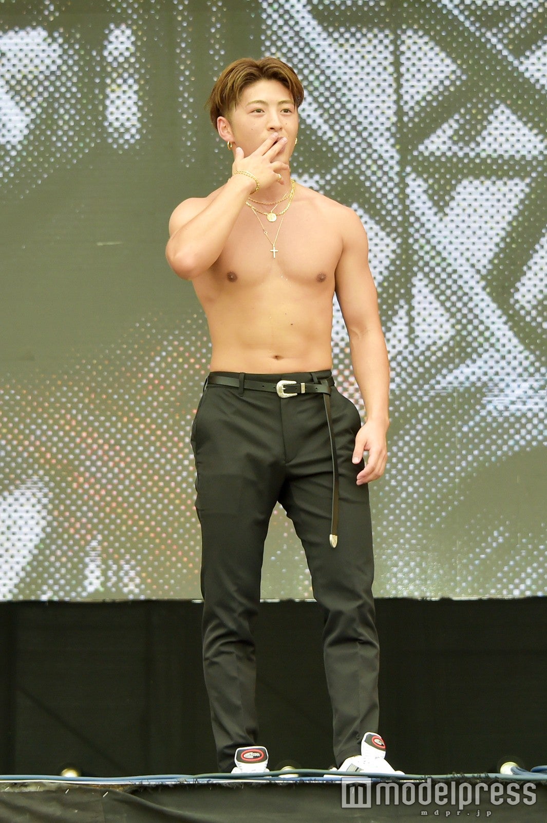 佐野玲於（C）モデルプレス