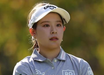 「この3ショット豪華すぎる」 人気女子ゴルファーがほほを寄せ合いニコリ投稿 「幸せ感が溢れ最高」「パフェが大きい？顔が小さい？笑」とSNS反響