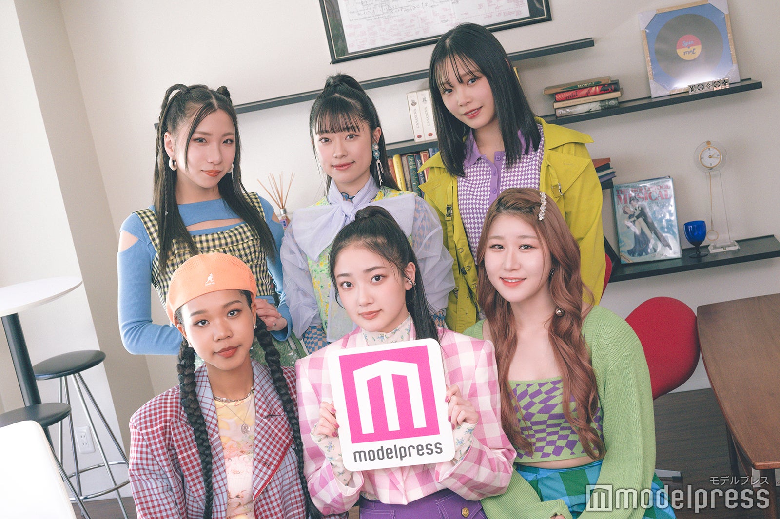 Little Glee Monster／（前列左から）miyou、結海、カレン（後列左から）MAYU、アサヒ、ミカ（C）モデルプレス