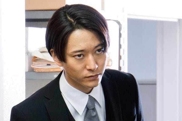 浅香航大(C)「宮本から君へ」製作委員会