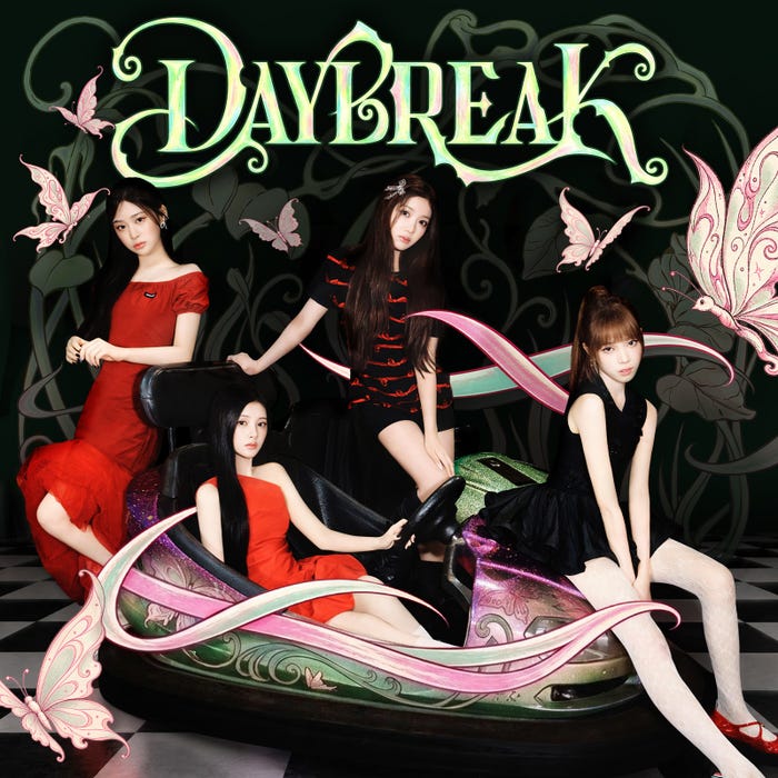 Baby DONT Cry「DAYBREAK/Replay -Japanese ver.-」初回限定 Photo Book ver.(提供写真)