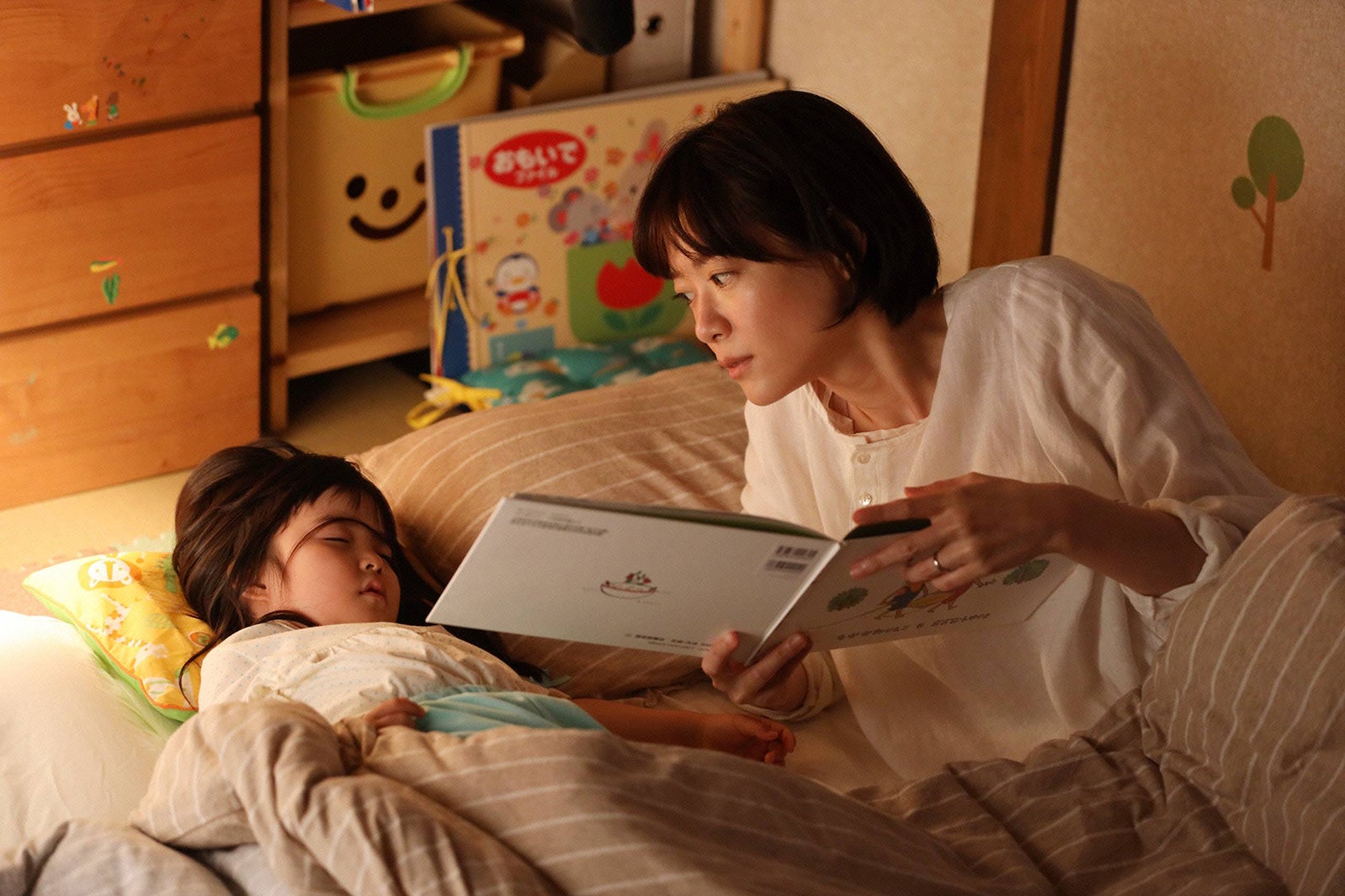 加藤柚凪・上野樹里／「監察医 朝顔」第6話より（C）フジテレビ