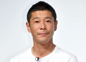 前澤友作氏 超豪華な新車到着 ファントムオリベ 内装に Hermes モデルプレス