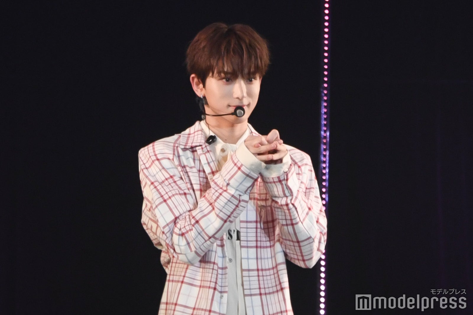 カエルポーズを披露するHARUA（C）モデルプレス