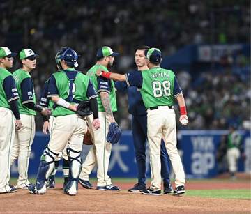 ヤクルト競り負け連勝3で止まる 3点差追いつくも勝ち越せず 九回にキハダが失点 前半戦は44勝47敗1分け