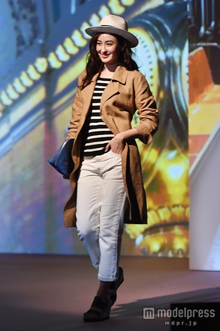 オードリー亜谷香