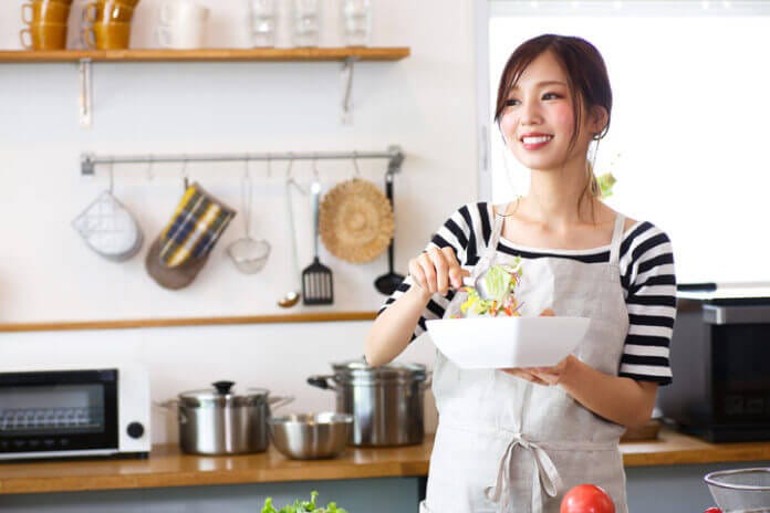 定番モテテク1：料理の取り分け