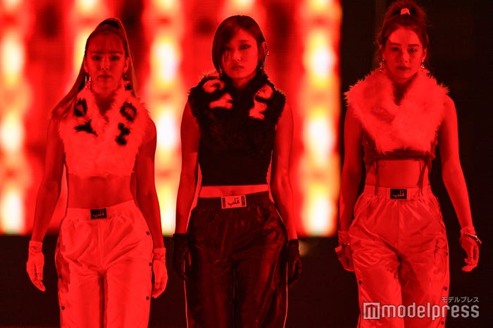 藤田ニコル、志田愛佳、Niki (C)モデルプレス