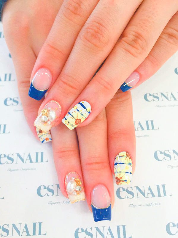 爽やかなマリンネイル/画像提供:esNAIL