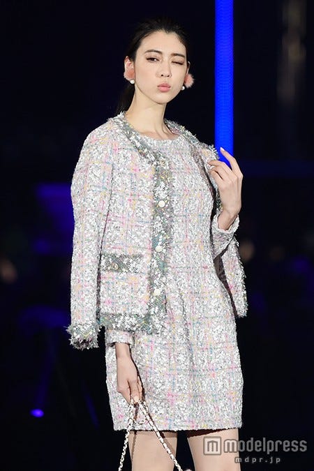 三吉彩花