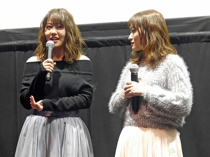 門脇佳奈子、三秋里歩(画像提供:よしもとクリエイティブ・エージェンシー)
