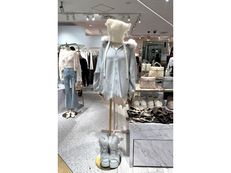 都内ヤングレディス店、秋物の立ち上がりが好調 “参戦服”でファーとキラキラに支持