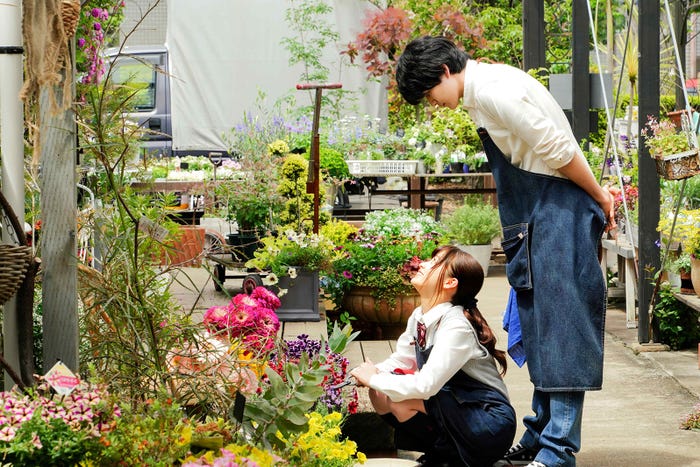 橋本環奈、眞栄田郷敦(C)2019映画『午前0時、キスしに来てよ』製作委員会