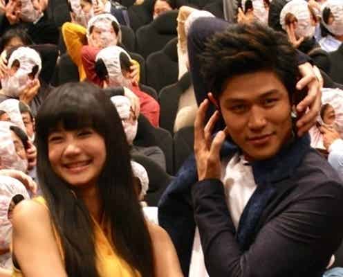 ポロリ続出の「変態仮面」 ヒロインの美少女も「見えてました」