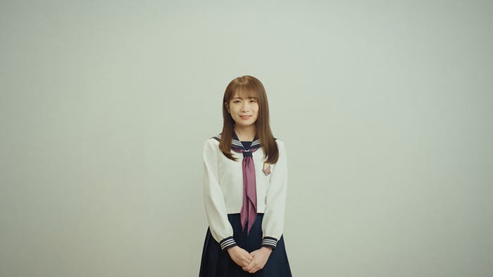 秋元真夏/「僕たちのサヨナラ」Music Videoより(提供写真)