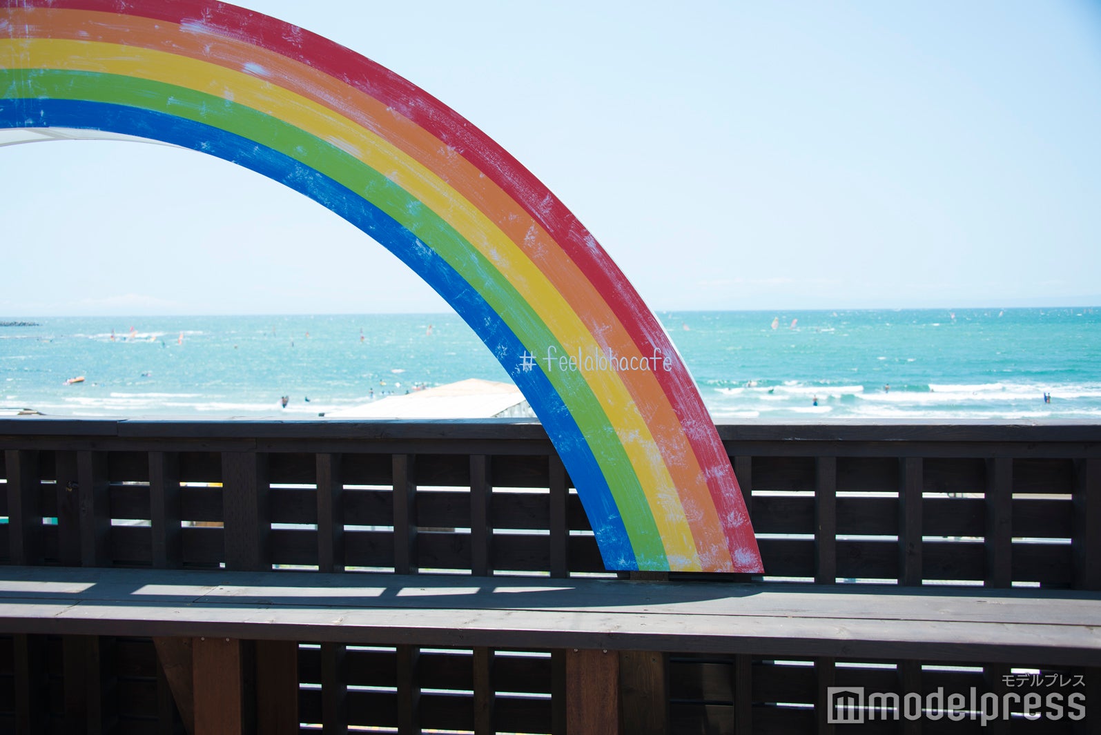 テラスにはフォトジェニックな虹が（C）モデルプレス