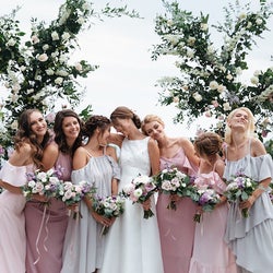 友達を失う可能性も 結婚式に呼ぶ友人のボーダーラインとは モデルプレス