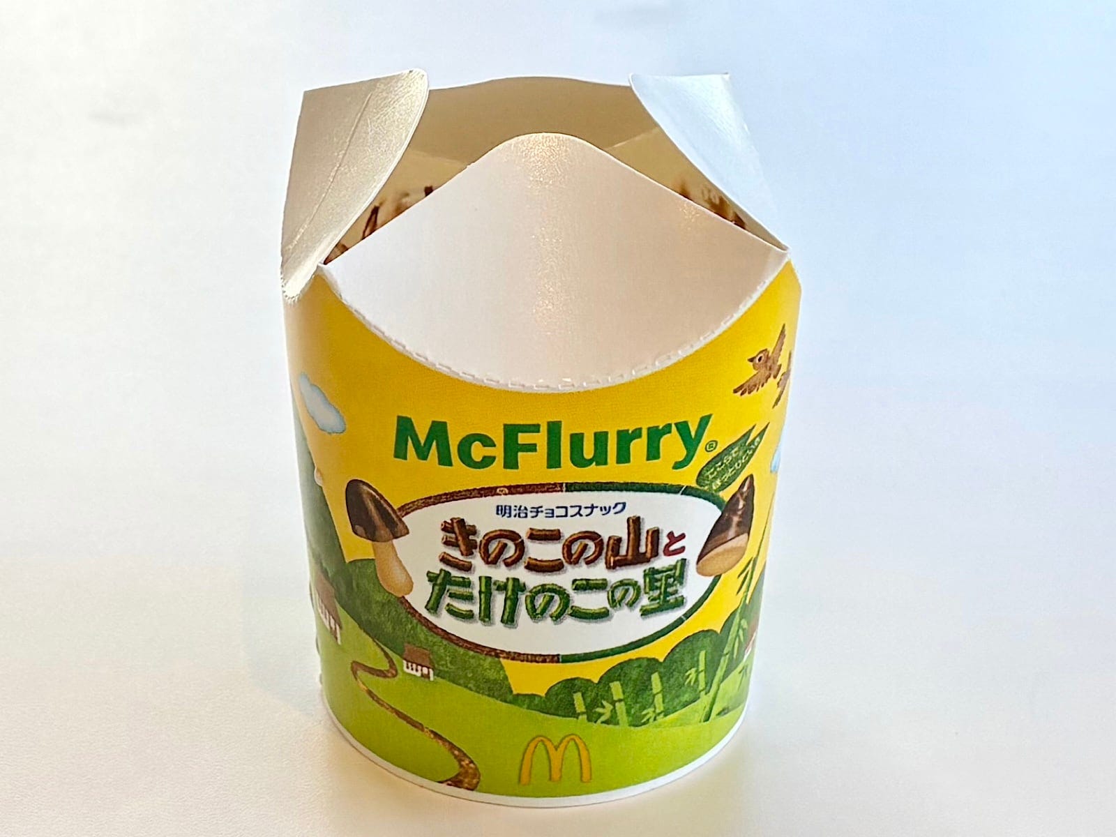 「マックフルーリー® きのこの山とたけのこの里」380円（税込）  