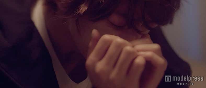 涙するシーンも／ROYALcomfort「もう嫌って」MVより