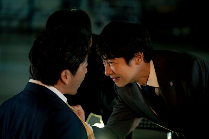 迫田孝也、堺雅人「VIVANT」第4話より(C)TBS