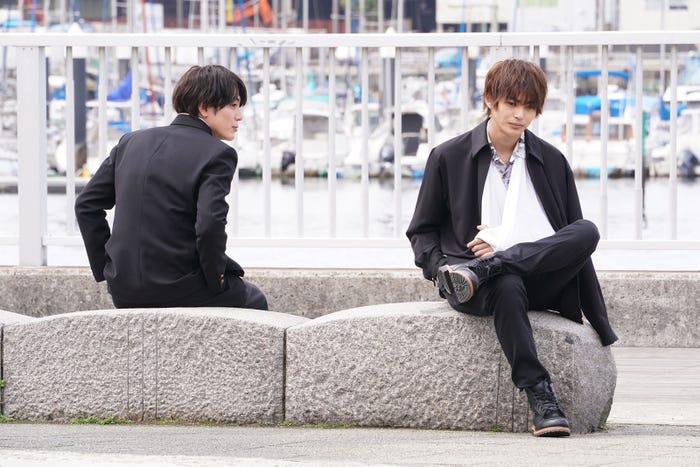 間宮祥太朗、神尾楓珠/「ナンバMG5」第2話より(C)フジテレビ