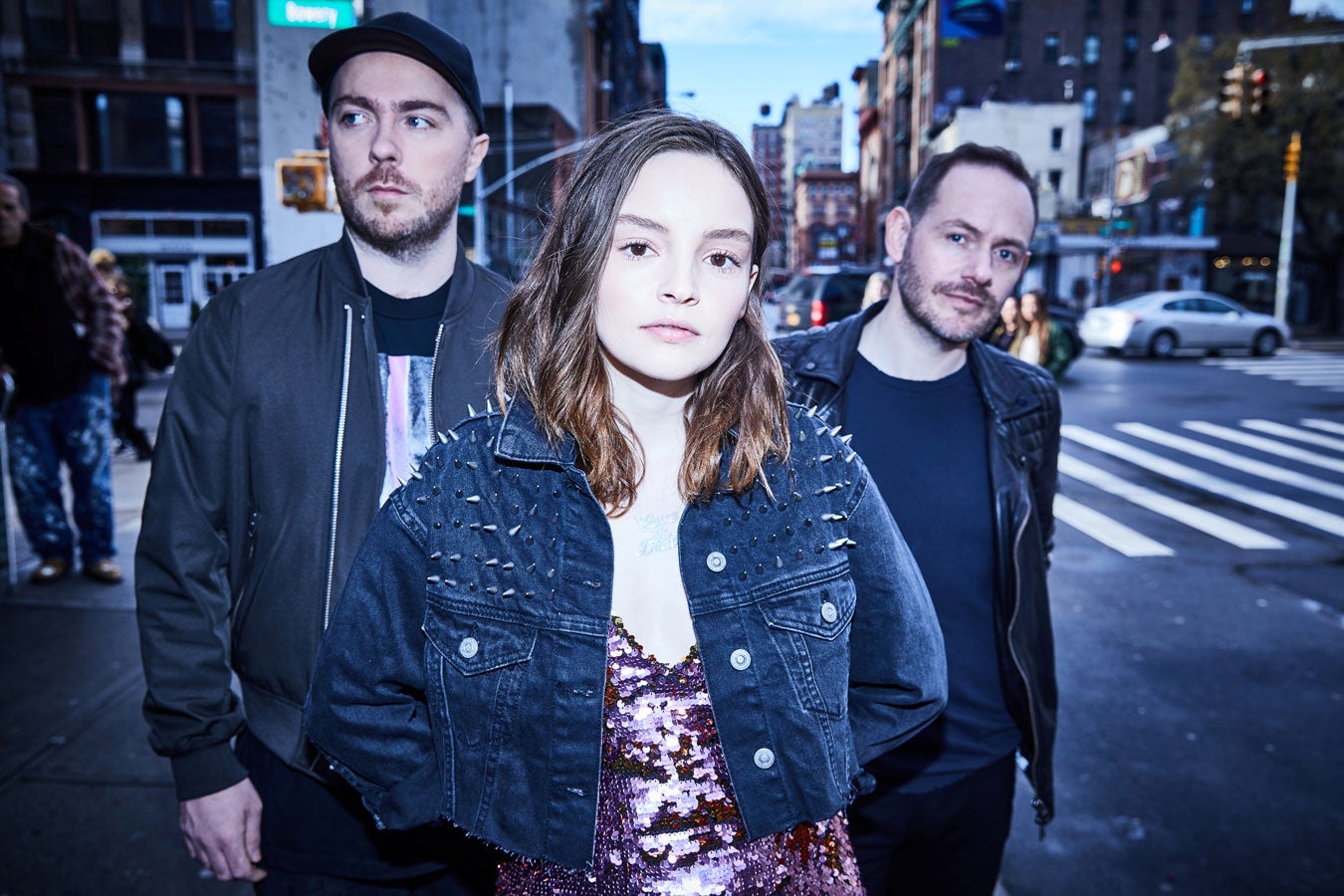 新オープニングテーマに起用されたCHVRCHES（提供写真）