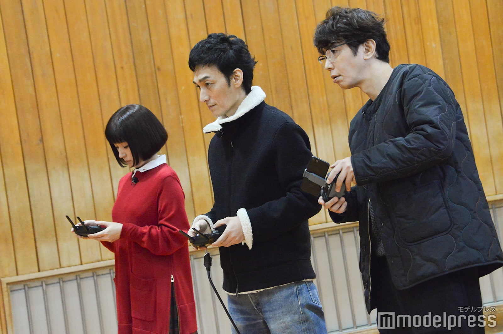 ドローンでバトル （C）モデルプレス