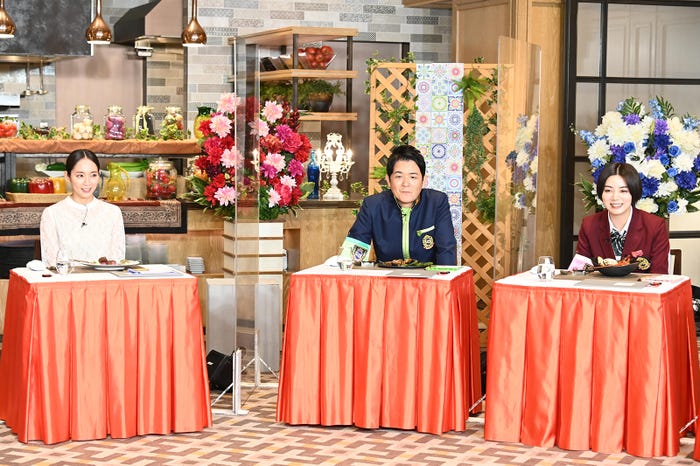 吉岡里帆、ノブ、池田エライザ (C)日本テレビ