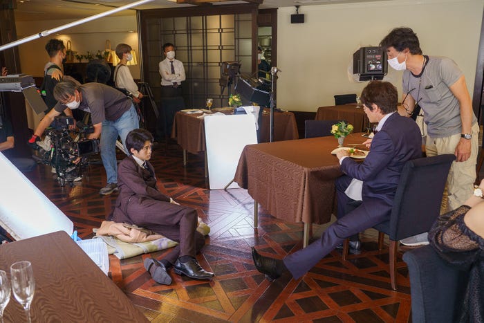 鈴鹿央士、松村雄基/鈴鹿のラストシーンの撮影風景(C)東海テレビ