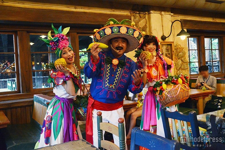 陽気な「フルータ！フルータ！フィエスタ！」