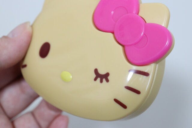 つけまつげケース　デザイン