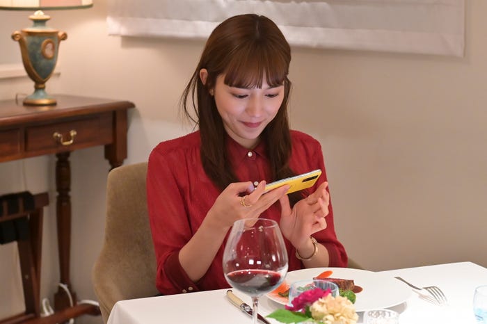 川口春奈 「着飾る恋には理由があって」第9話より(C)TBS