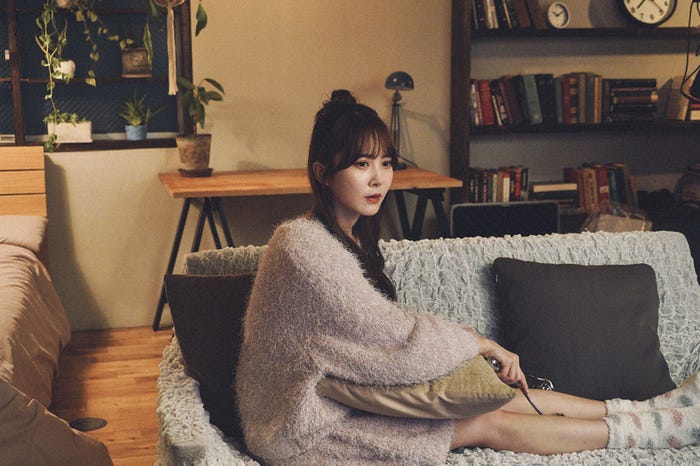 加藤史帆「僕のあざとい元カノ from あざとくて何が悪いの?」第1話(C)テレビ朝日