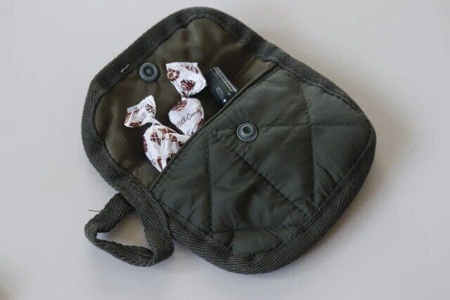 ダイソー　キルトコンパクトマルチポーチ