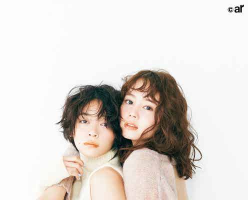 堀北真希さんの妹・NANAMI、里々佳と密着2ショットで美背中チラリ