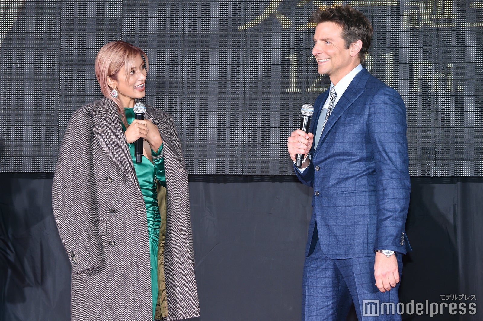 ローラ、ブラッドリー・クーパー （C）モデルプレス